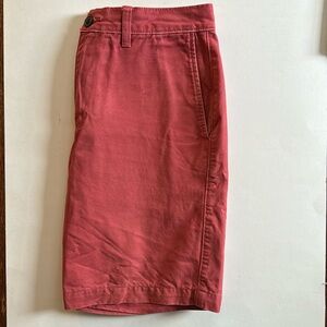 Men’s Land End Canvas shorts.